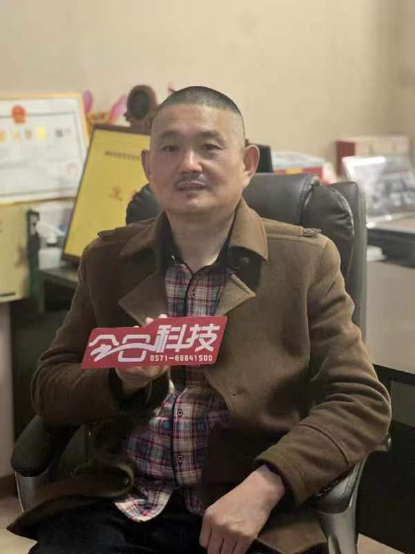 熱烈祝賀湖州申偉東環(huán)?？萍加邢薰竟そ掣缭偕鲜∨_講述扛起木地板行業(yè)售后服務(wù)大旗故事